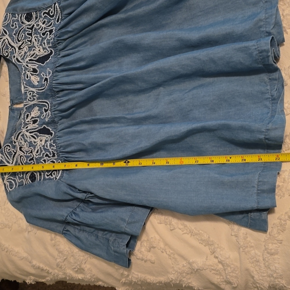 EUC Crown & Ivy Light Blue Embroidered Blouse Size S (#14) - Picture 5 of 6